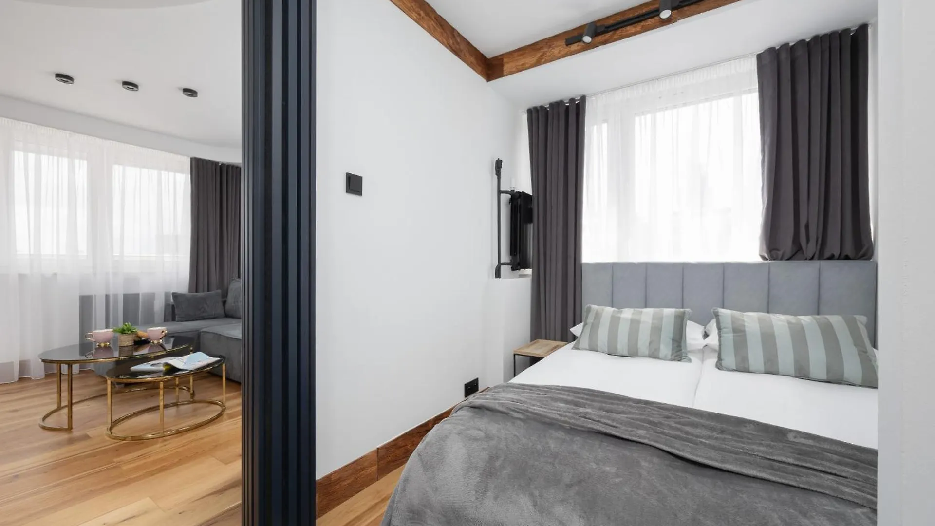 Warsaw Center Elegant Studio With City View By Noclegi Renters Польша